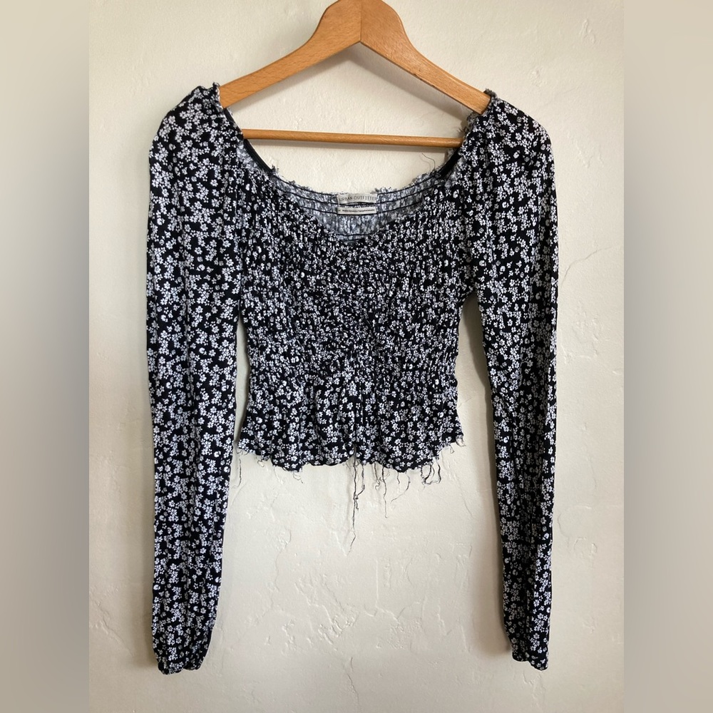 Urban Outfitters Women’s Black Floral Cropped Peasant Blouse, Size M